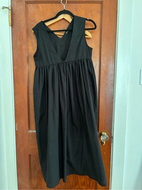 Meg Black V-Neck Sleeveless Midi Dress and Reversible!